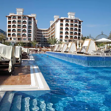 Quattro Beach Spa & Resort-2