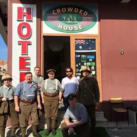 Hotel Crowded House-3