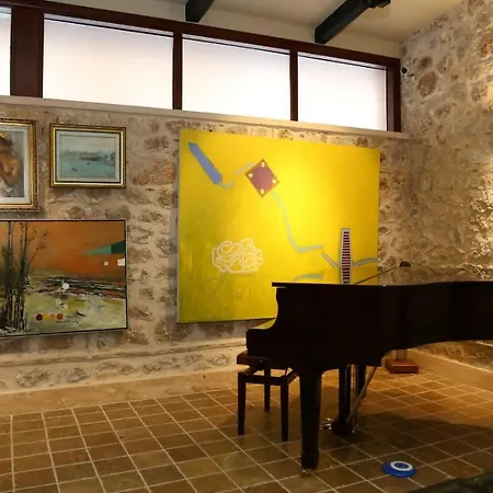 Kaucuk Otel (Adults Only)-3