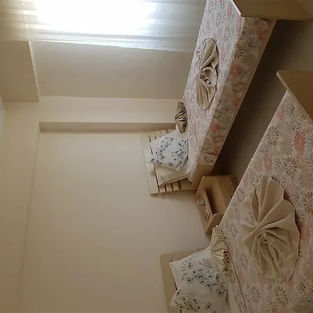 Royal Blue Apartments-3