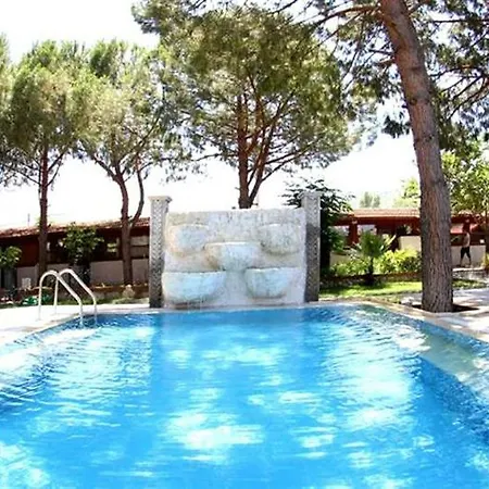 Atillas Getaway Holiday Resort-3