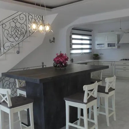 Ultra Lueks Villa-2