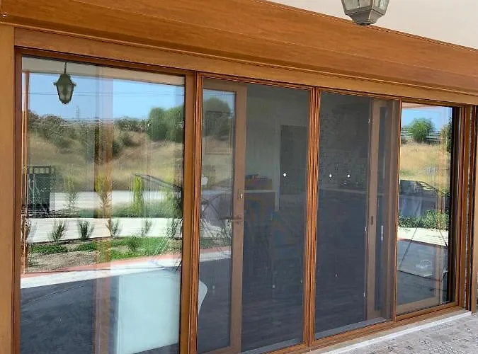 Alacati Merkezde Otel Konforu A Iki Odali