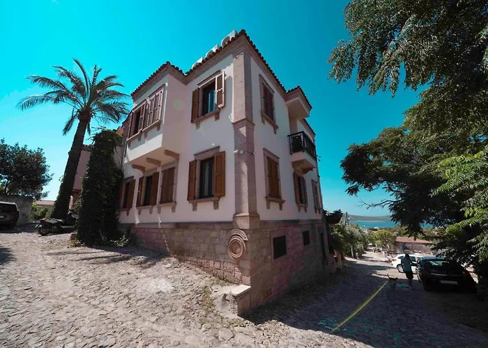 Boutique Cunda Tas Konak Otel Ayvalı
