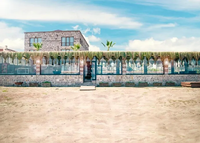 Cunda Aksaç Otel Ayvalı