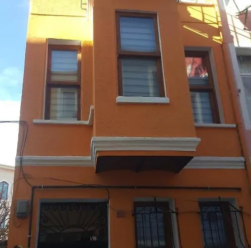 Orange Triplex House Balat Villa Istanboel