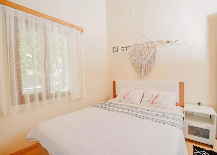 Cozy House In Cesme, Super Host Villa