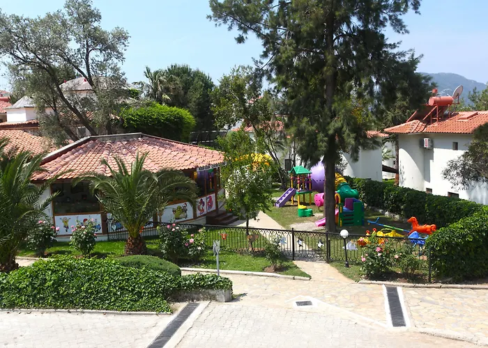 Orka World Hotel & Aquapark Ölüdeniz met golfbaan