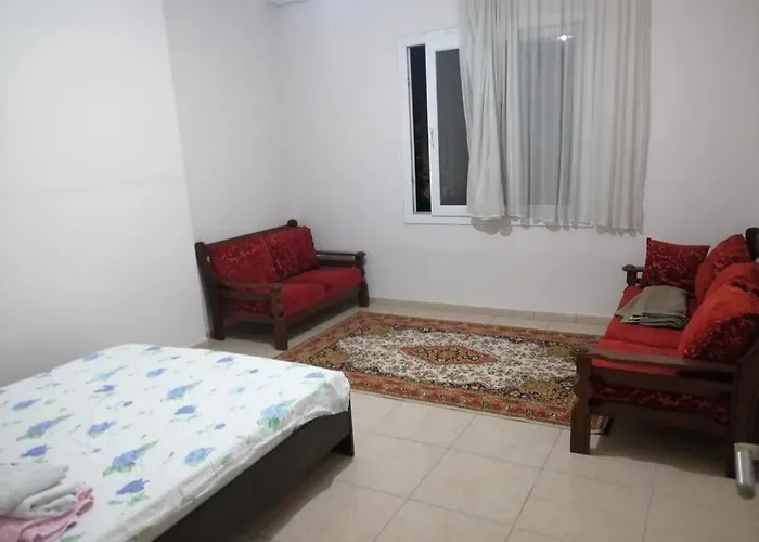 Haustierfreundliches Sehir Merkezinde Bulunan Genis, Konut Ici Ozel Oda Mersin 