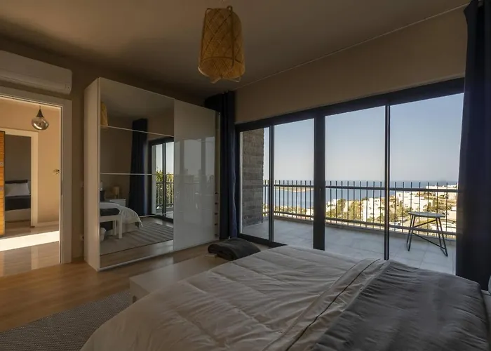 Haustierfreundliches 3 Bedroom Villa With Great View Close To Yalikavak Marina