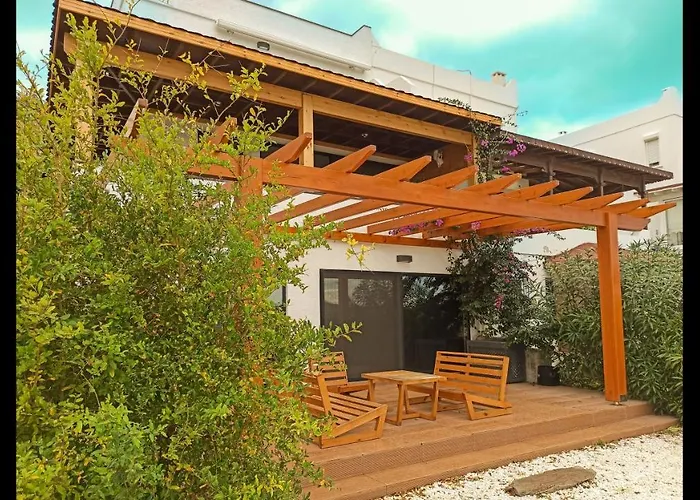 Boutique 3 Bedroom Villa With Great View Walking Distance To Yalikavak Marina