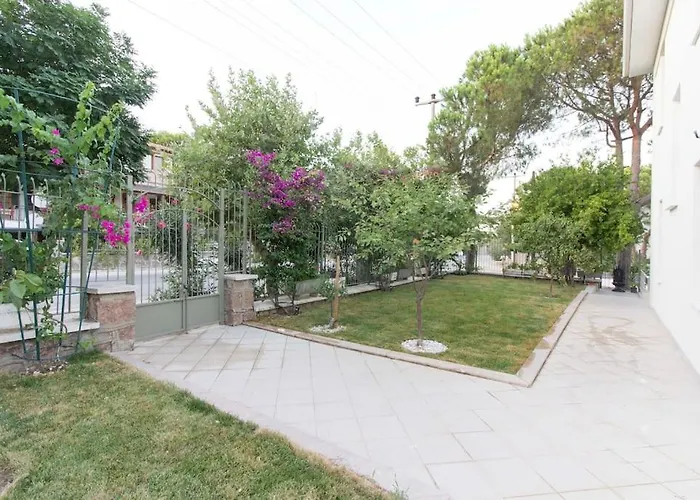 Spacious Exquisite 5Br Villa With Private Pool Ayvalı mit Pool