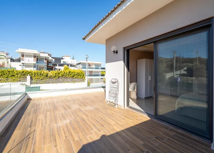 Villa With Large Garden In Izmir, Cesme - Awz 109