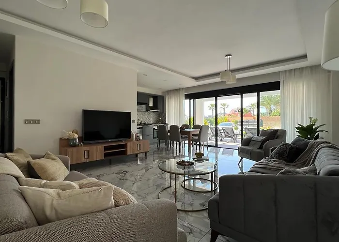 Villa Marina 4+1 Camuva Kemer