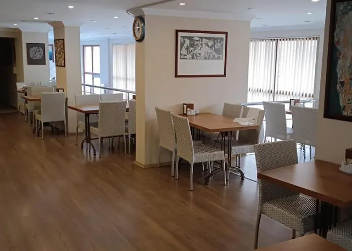 Hotel Crowded House Eceabat