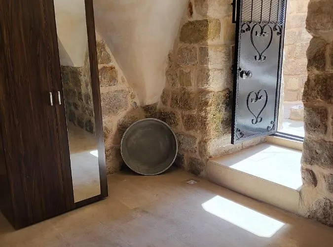 Tarihi Ulu Cami Yani Tarih Cift Kisilik Oda Mardin