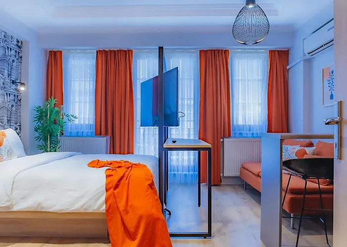 Marcian'S Column Hotel - Orange And Blue Istanbul