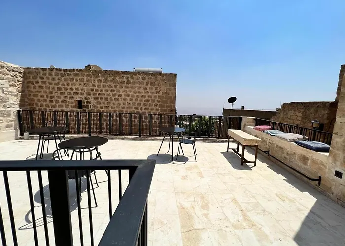 Tugmaner Small House Ajar Mardin