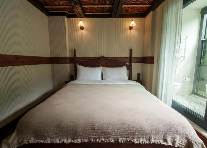 Elwood Hotel Rize