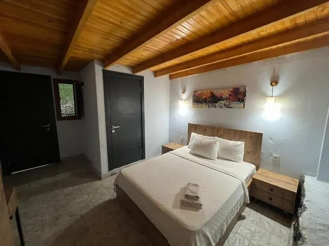 Ados Hotel Çeşme