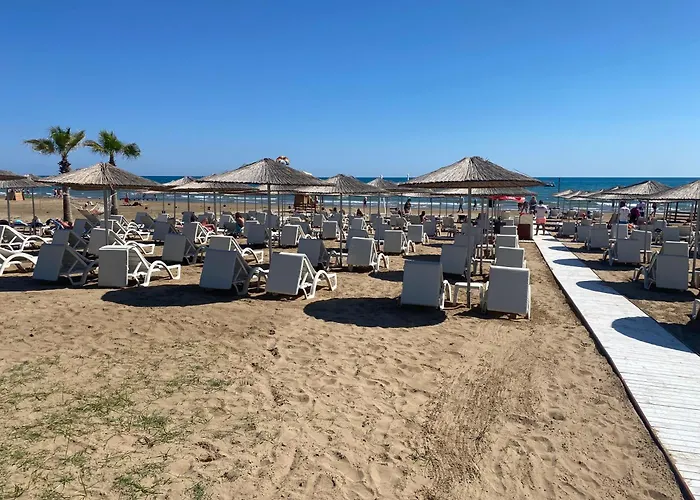 Side Meryam Suit Deluxe Hotel