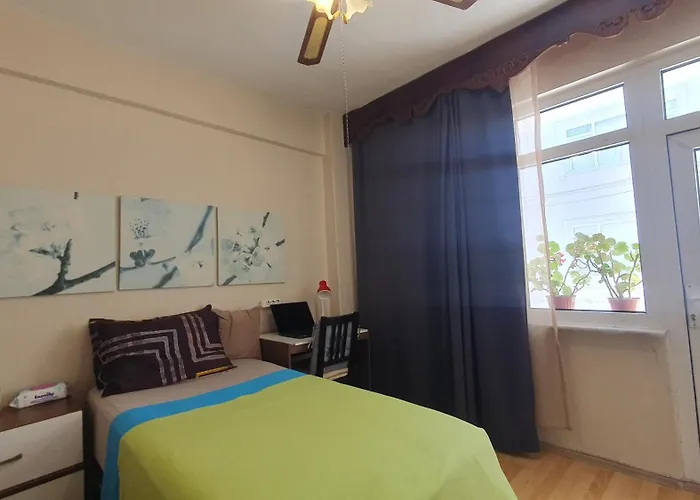 Feeling At Home In Istanbul Center 5 Minutes Walk To The Atakoey Metro Station & Metrobus