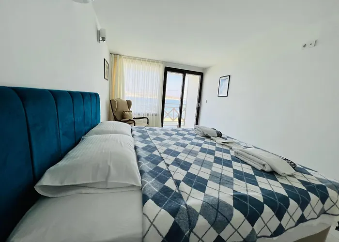 Giritli Rum Meyhanesi&Butik Otel Karaburun 