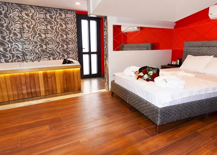 Renk Otel Karsiyaka Izmir