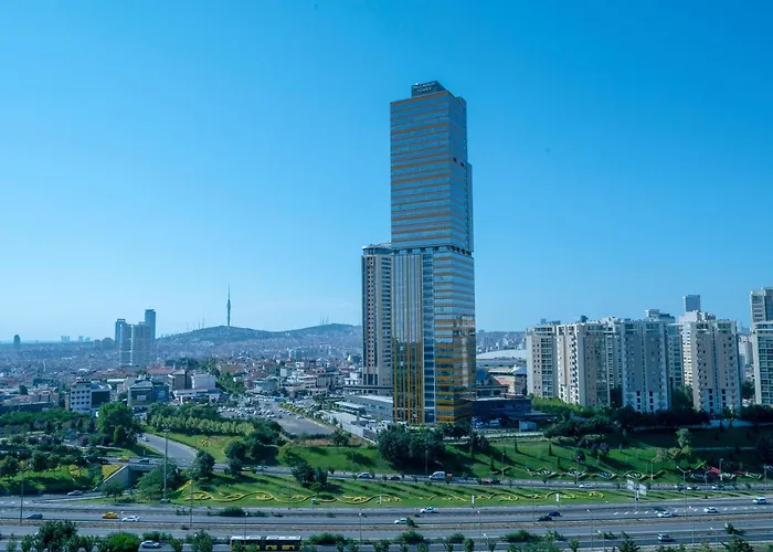 Istanbul Marriott Hotel Asia Con una Pista de Golf