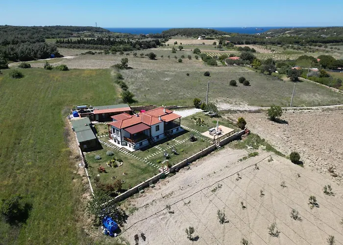 Tinos Otel&Bağ Evi 12 Yaş Üstü Bozcaada