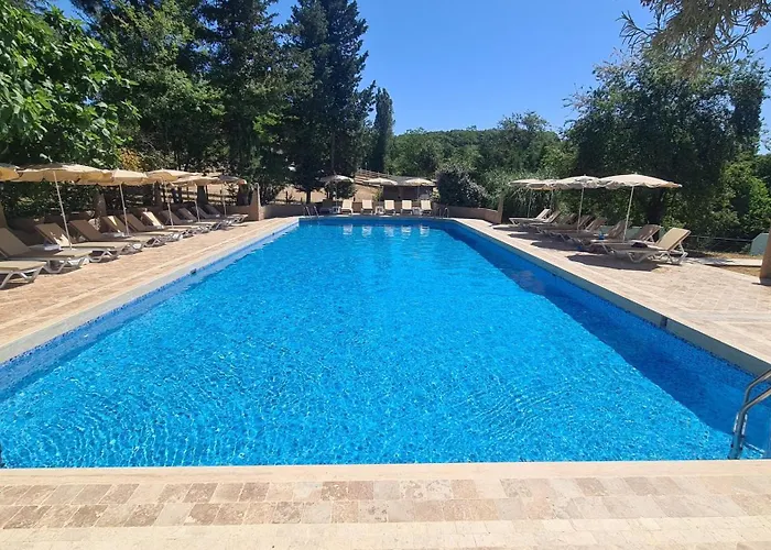 Polonezkoey Country Club & Accommodation In The Wildlife Park! Estambul