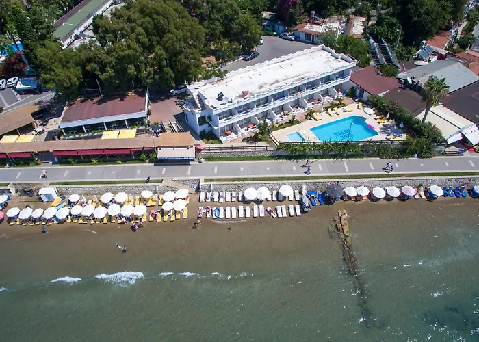 Side Beach Club