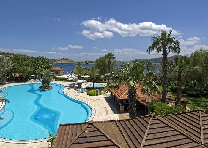 Divan Bodrum Palmira Golturkbuku Con una Pista de Golf