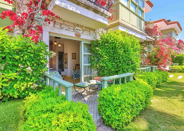Palas Alacati - Adult Only