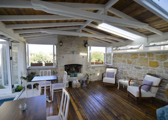 Eski Tas Hotel Çeşme