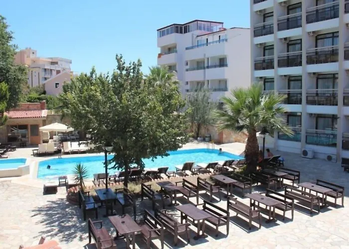 Esat Hotel Kuşadası