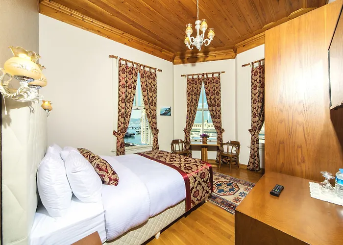 Mom Hotel Adalar