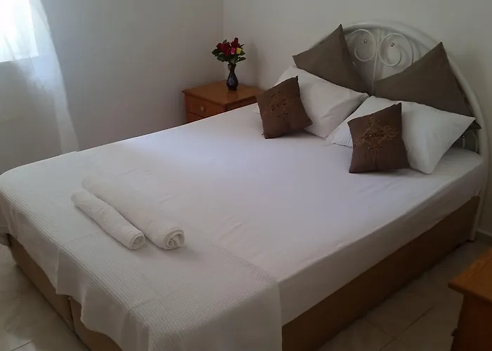 Goekmen Apartments Turunç