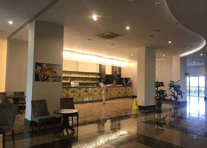 Throne Beach Resort & Spa Cenger 