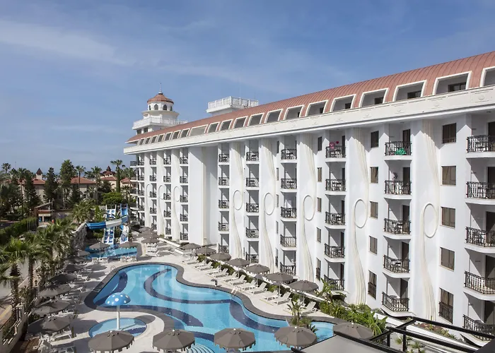 Blue Marlin Deluxe Spa & Resort Konaklı