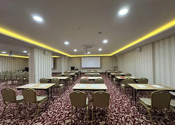 Ramada By Wyndham Cesme Otel