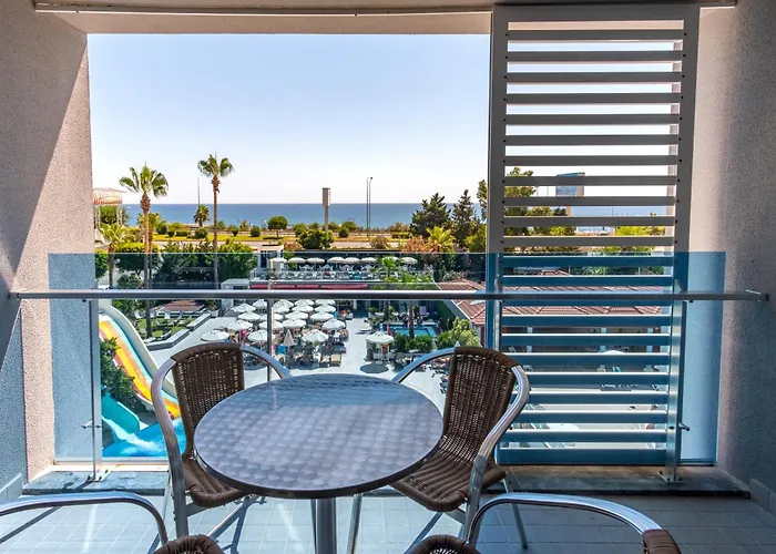 White City Beach Adult Only Konaklı