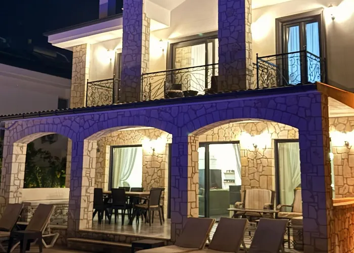Villa-Sleeps 9-Parking-Pool-Bbq-Hot Tub-Pets Dalyan