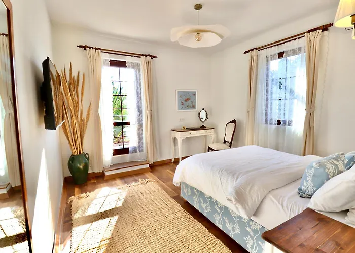 Kemerbag 29 Guest House 12 Yaş Üstü Bozcaada