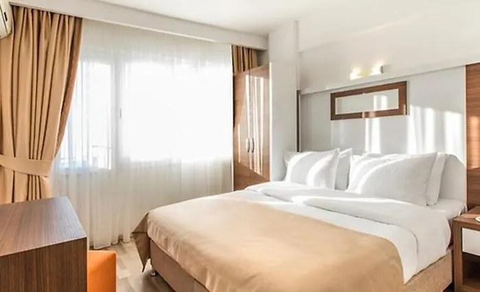 Demir otel Kuşadası