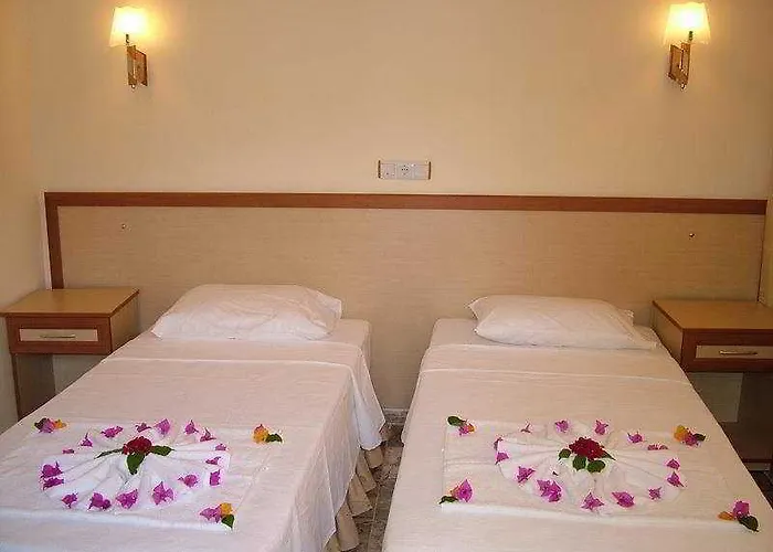 Celik Apartments İçmeler