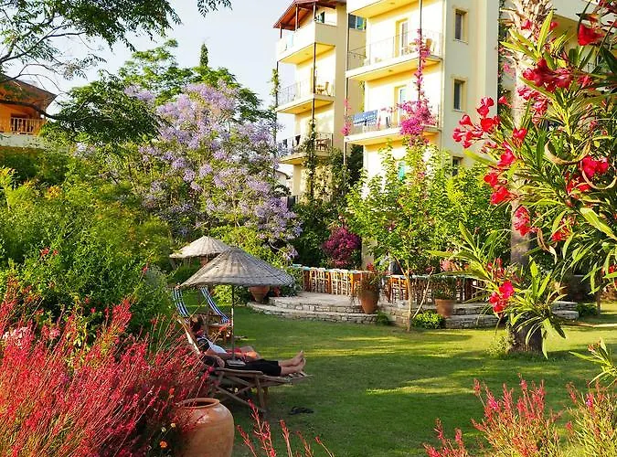Emel Pension Güzelçamlı