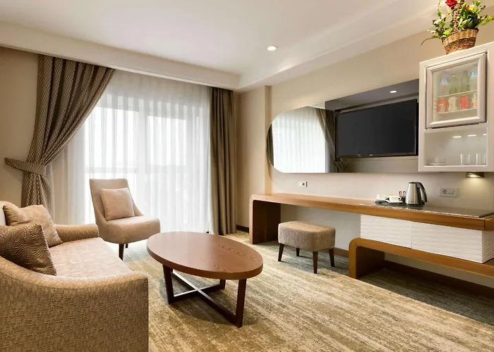 Ramada By Wyndham Gemli̇K Otel Gemlik