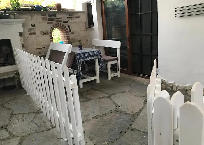 Iyon Pansiyon Foça